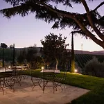 Wine Estate Paradiso Di Cacuci Farma