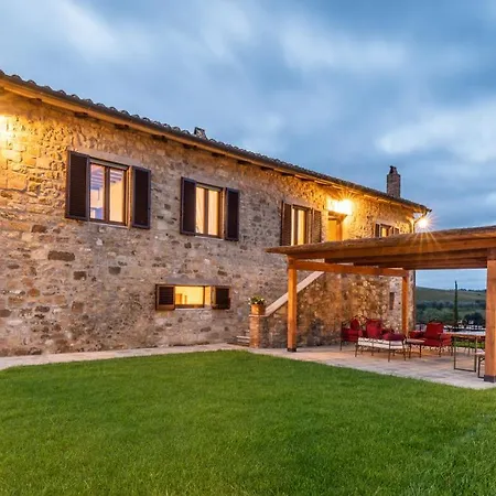 مزرعة للإقامة Wine Estate Paradiso Di Cacuci