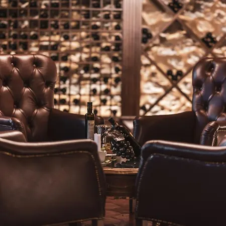 مزرعة للإقامة Wine Estate Paradiso Di Cacuci